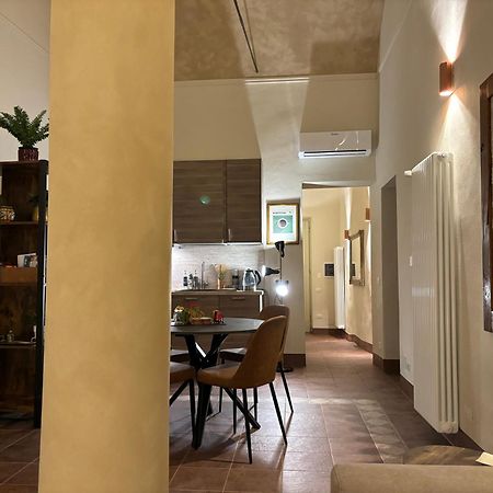 Appartamento L'Antica Colonna, In Centro Storico パルマ エクステリア 写真
