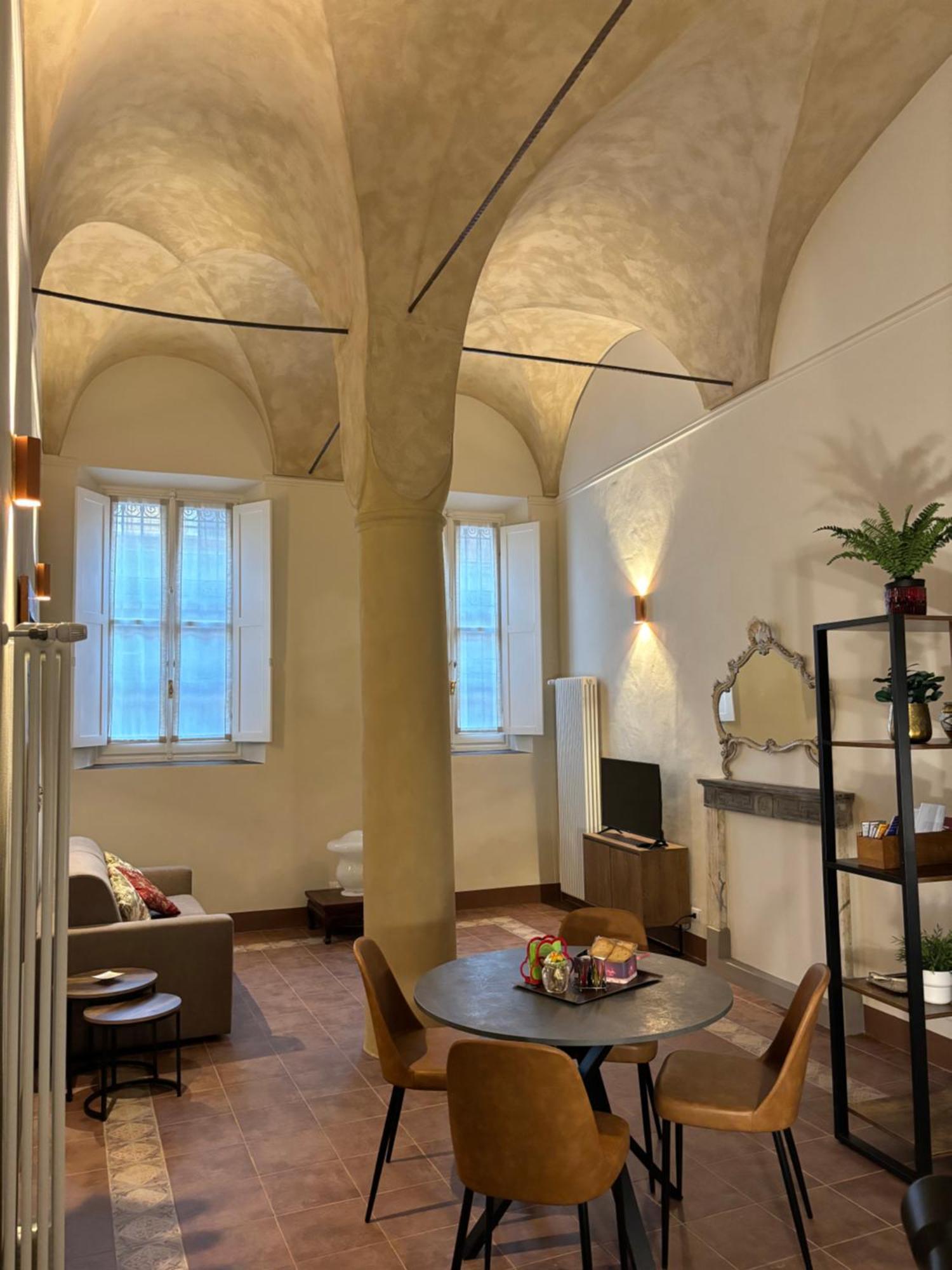 Appartamento L'Antica Colonna, In Centro Storico パルマ エクステリア 写真
